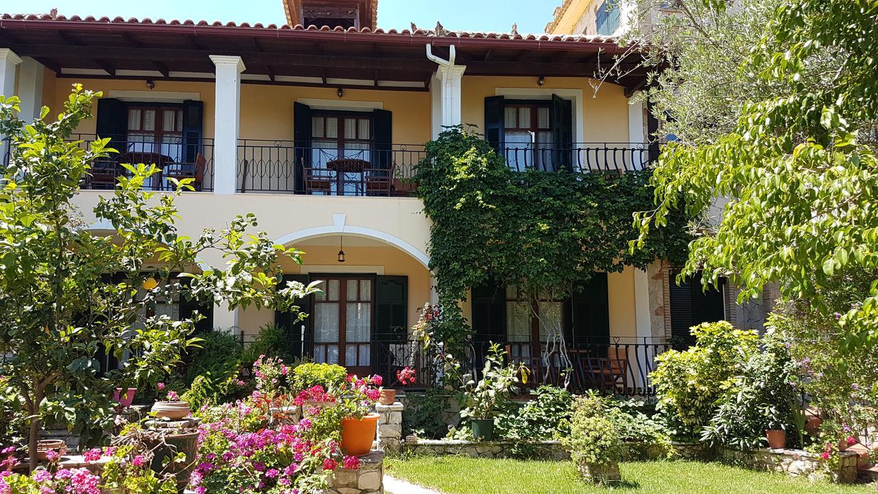 Castello Bellos Studios Keri Екстериор снимка